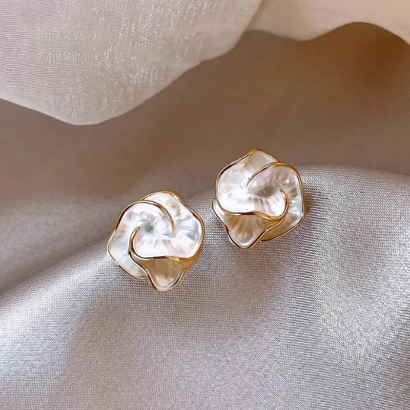 pearl rose earring